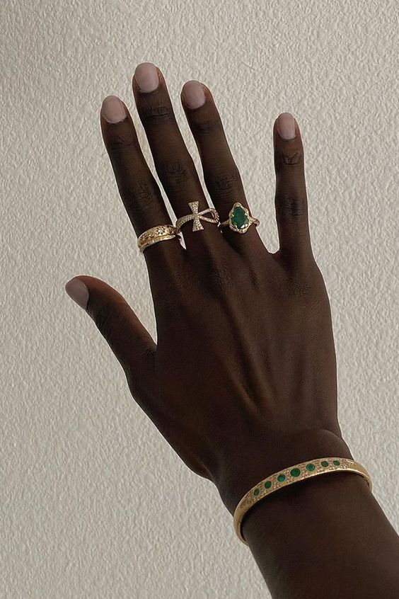 THE ARMLET SHOP