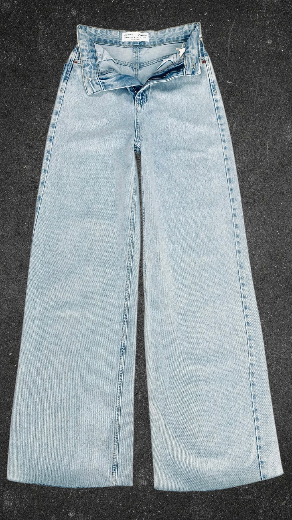 STRADIVARIUS WIDE LEG JEANS