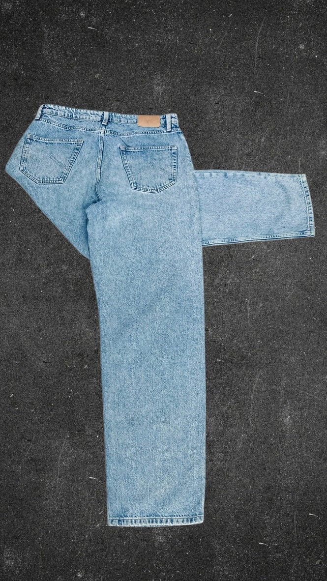 AMERICA TODAY STRAIGHT LEG JEANS - UK 14