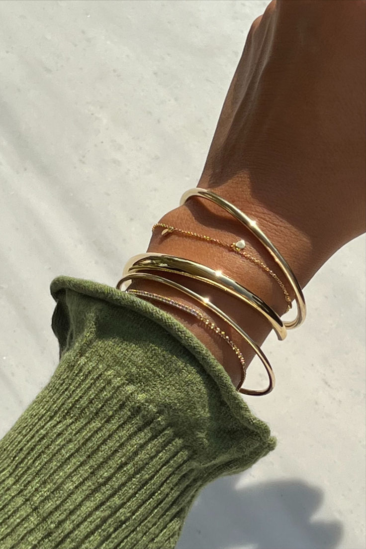 PLAIN BEVELED RETRO ARMLET
