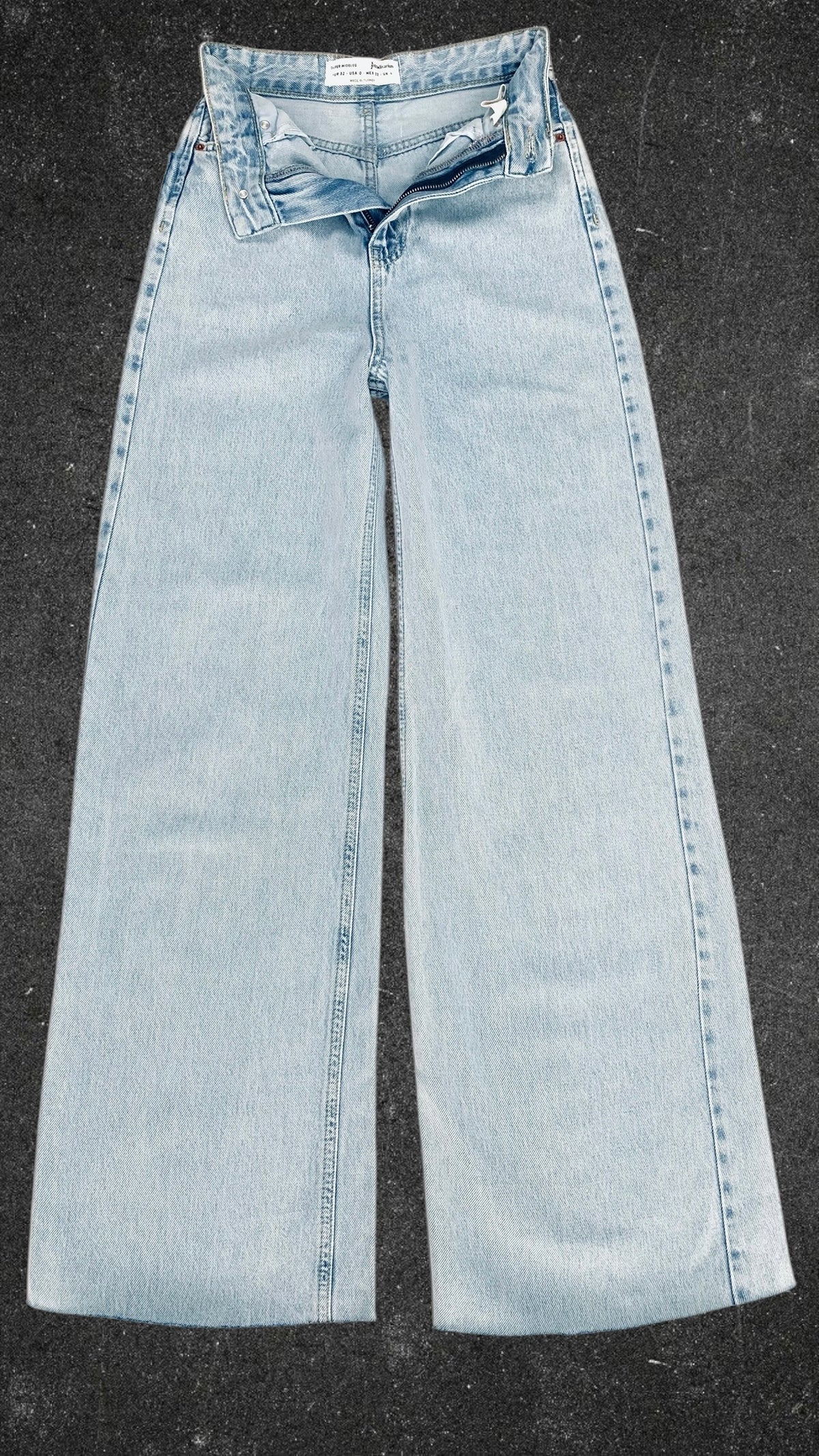 STRADIVARIUS WIDE LEG JEANS
