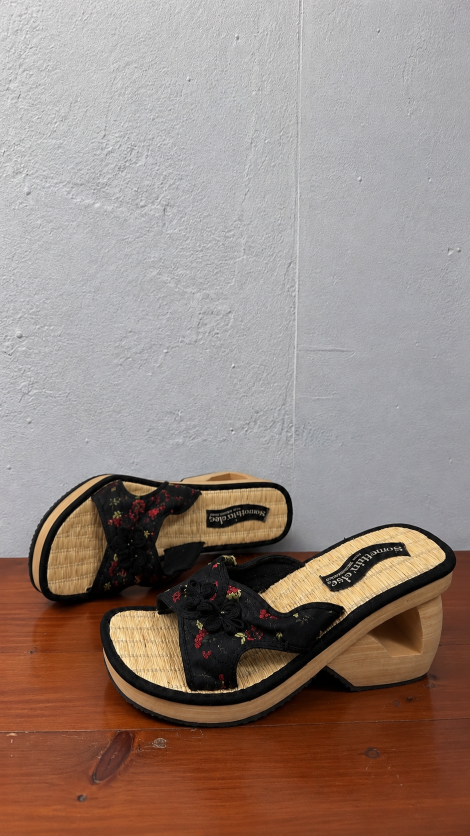 SKETCHERS SOMETHIN' ELSE WOODEN PLATFORM WEDGE - UK 7 - EU 40
