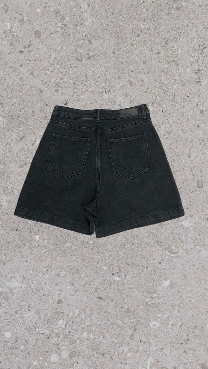 MGN BERMUDA SHORTS - UK 6