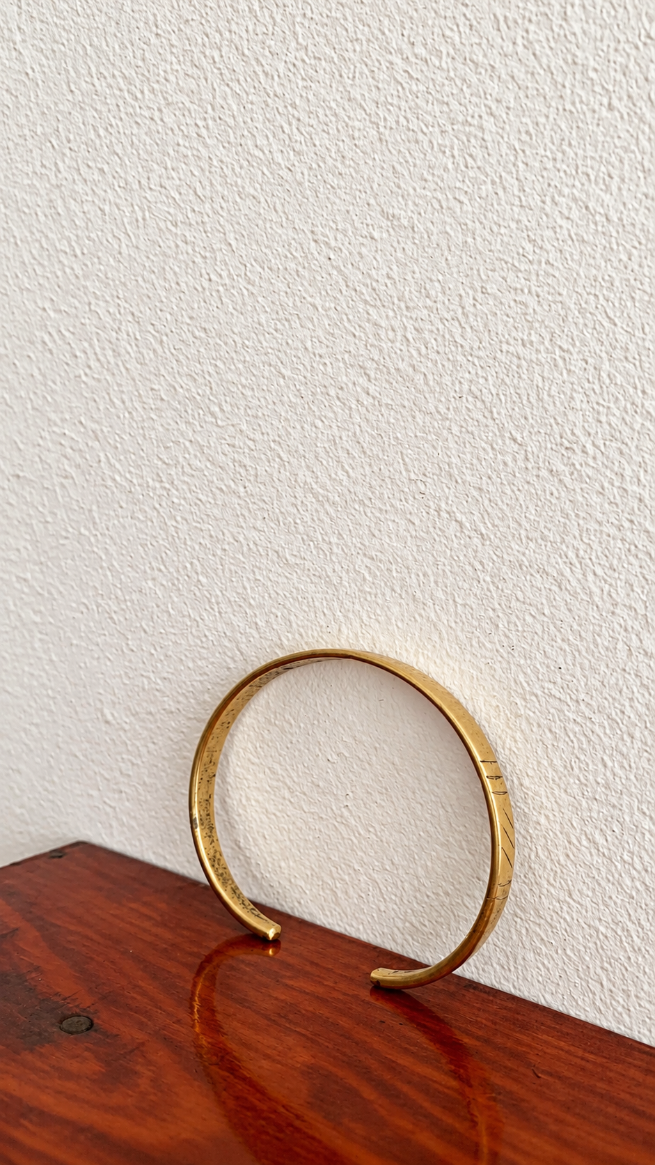 DETAILED  EASY ADJUSTABLE RETRO ARMLET
