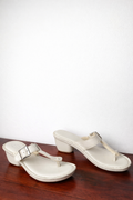 HUSH PUPPIES KITTEN HEEL MULE - UK 5 - EU 38