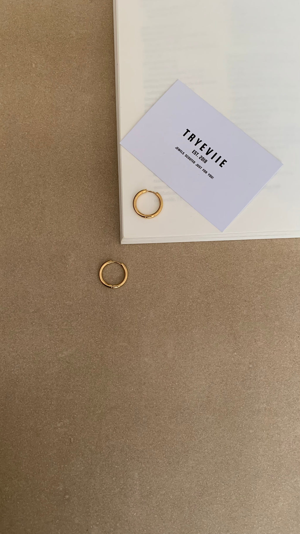 FORMATION ROUND HARLOW HOOP EARRINGS