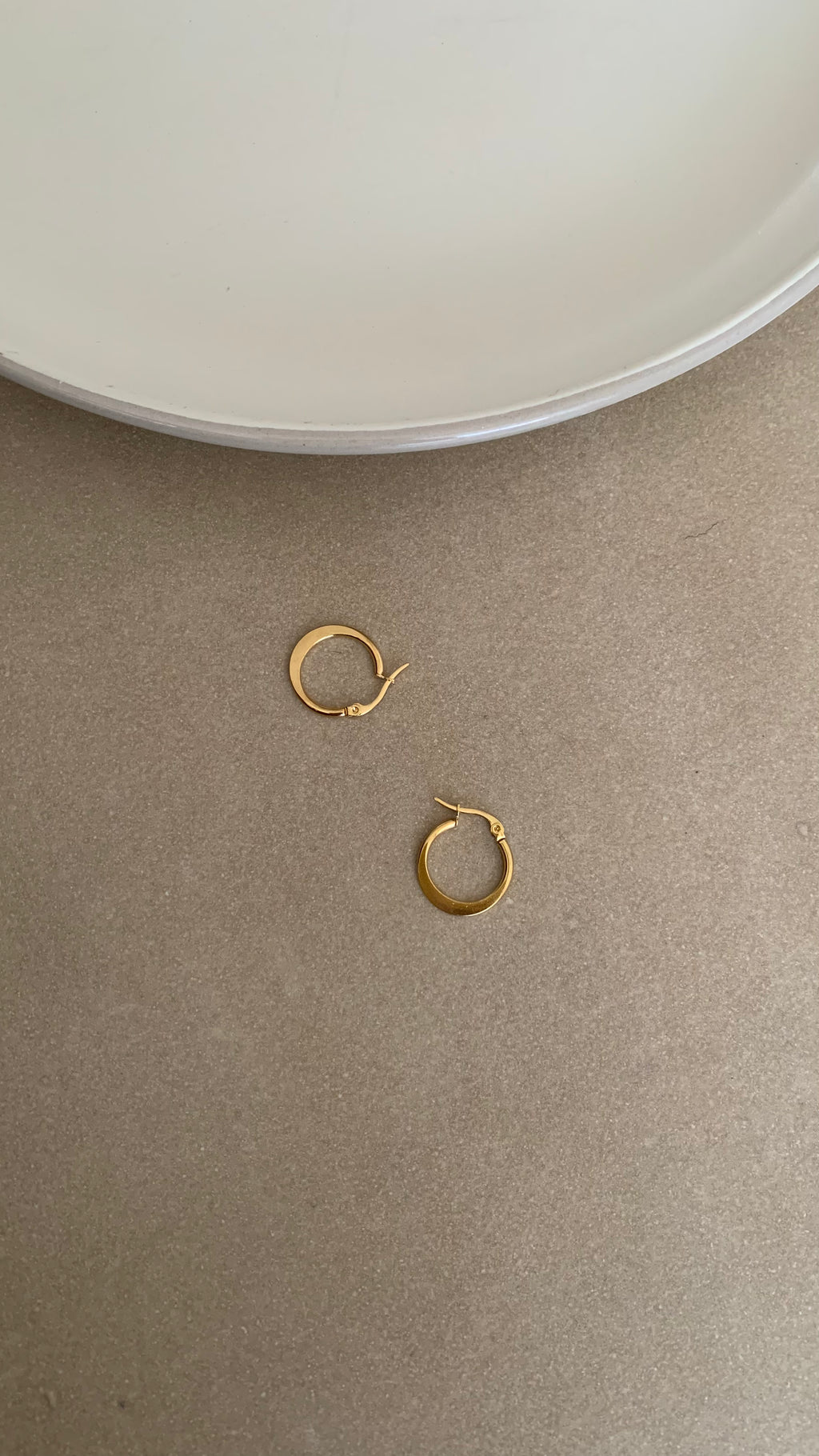 FLAT CRESCENT HOOP EARRINGS
