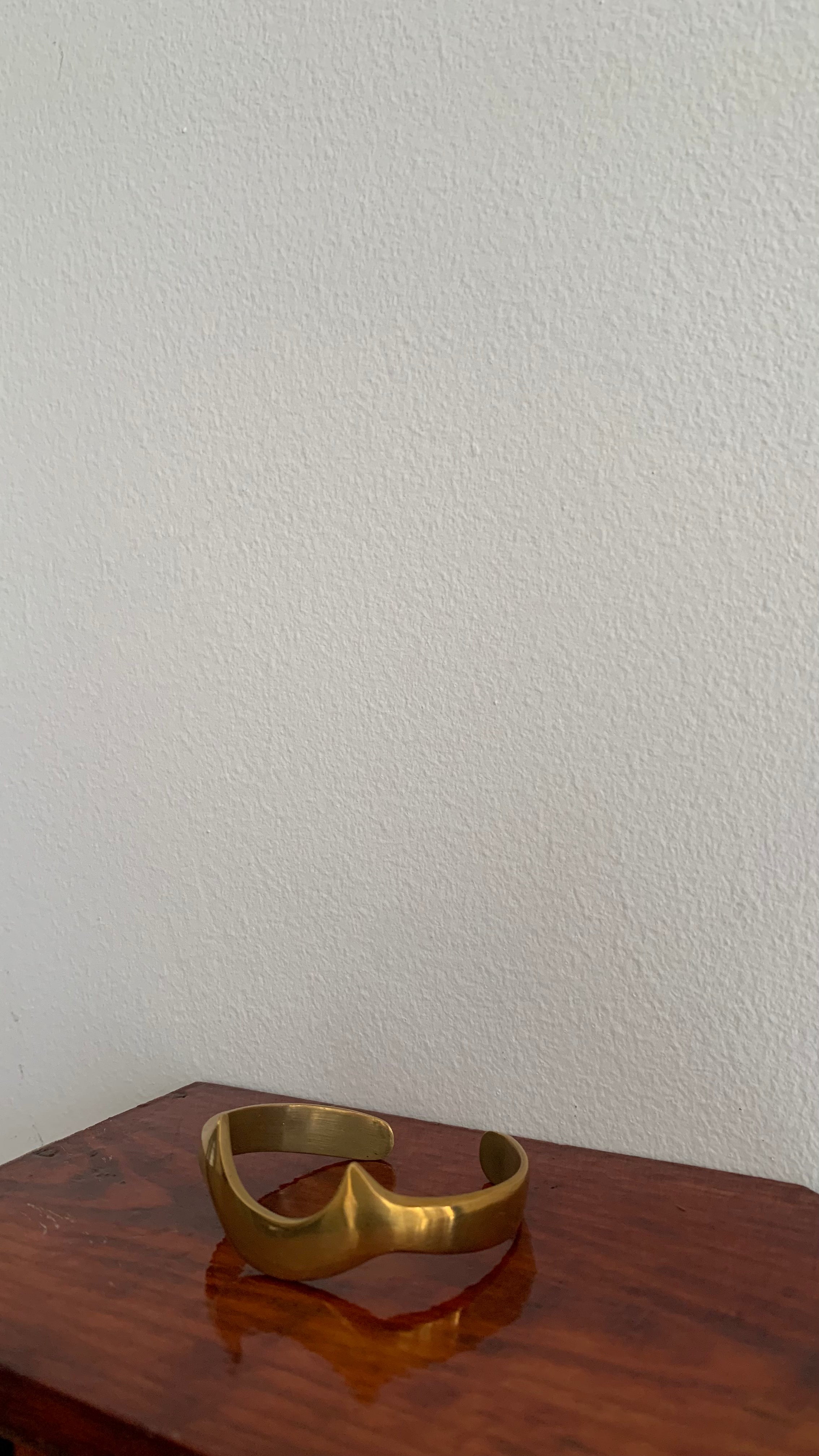 CRESCENT RETRO ARMLET
