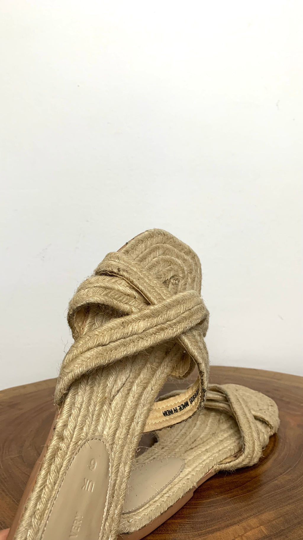 V BY VERY FLIP FLOP