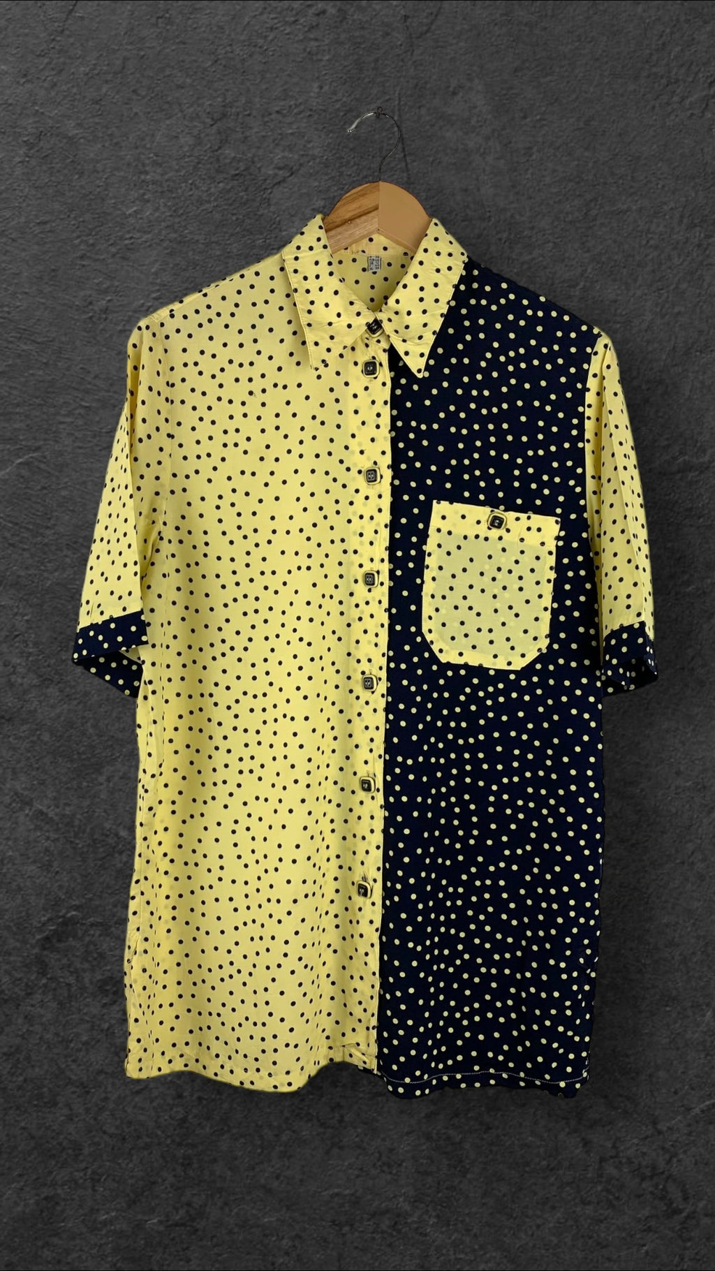 THE UNTAGGED BUTTON UP VINTAGE SHIRT