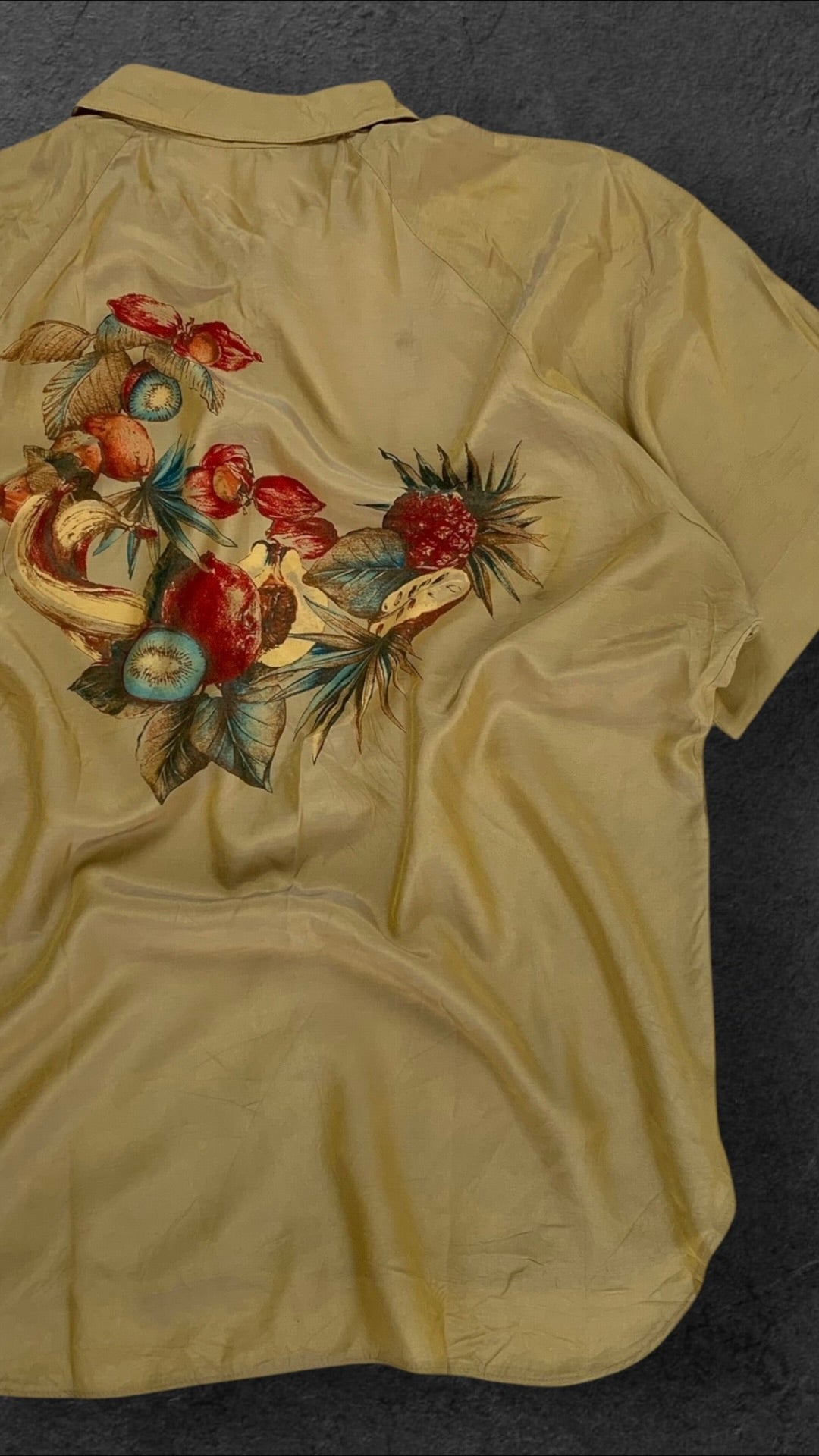 UNTAGGED BUTTON UP VINTAGE SHIRT