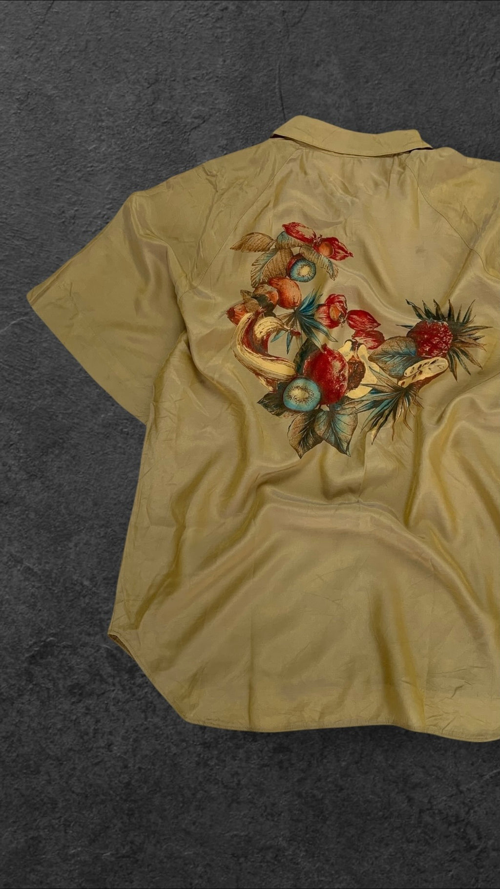 UNTAGGED BUTTON UP VINTAGE SHIRT