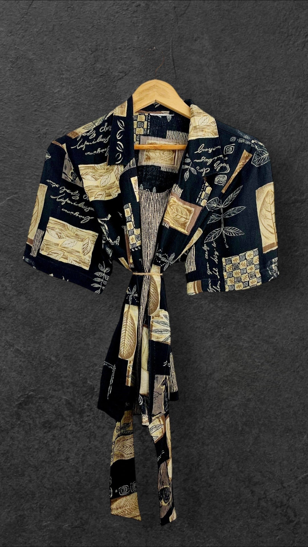THE UNTAGGED BUTTON UP VINTAGE SHIRT