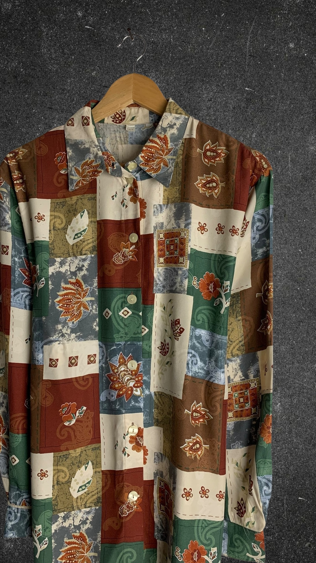 UNTAGGED BUTTON UP VINTAGE SHIRT - UK 14 - 16