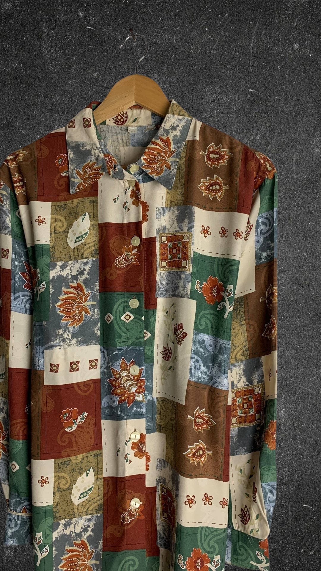 UNTAGGED BUTTON UP VINTAGE SHIRT - UK 14 - 16