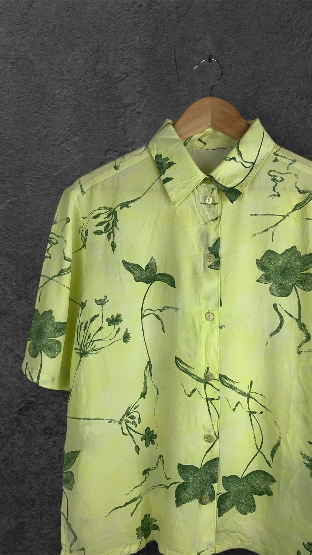 THE UNTAGGED BUTTON UP VINTAGE SHIRT - UK 12