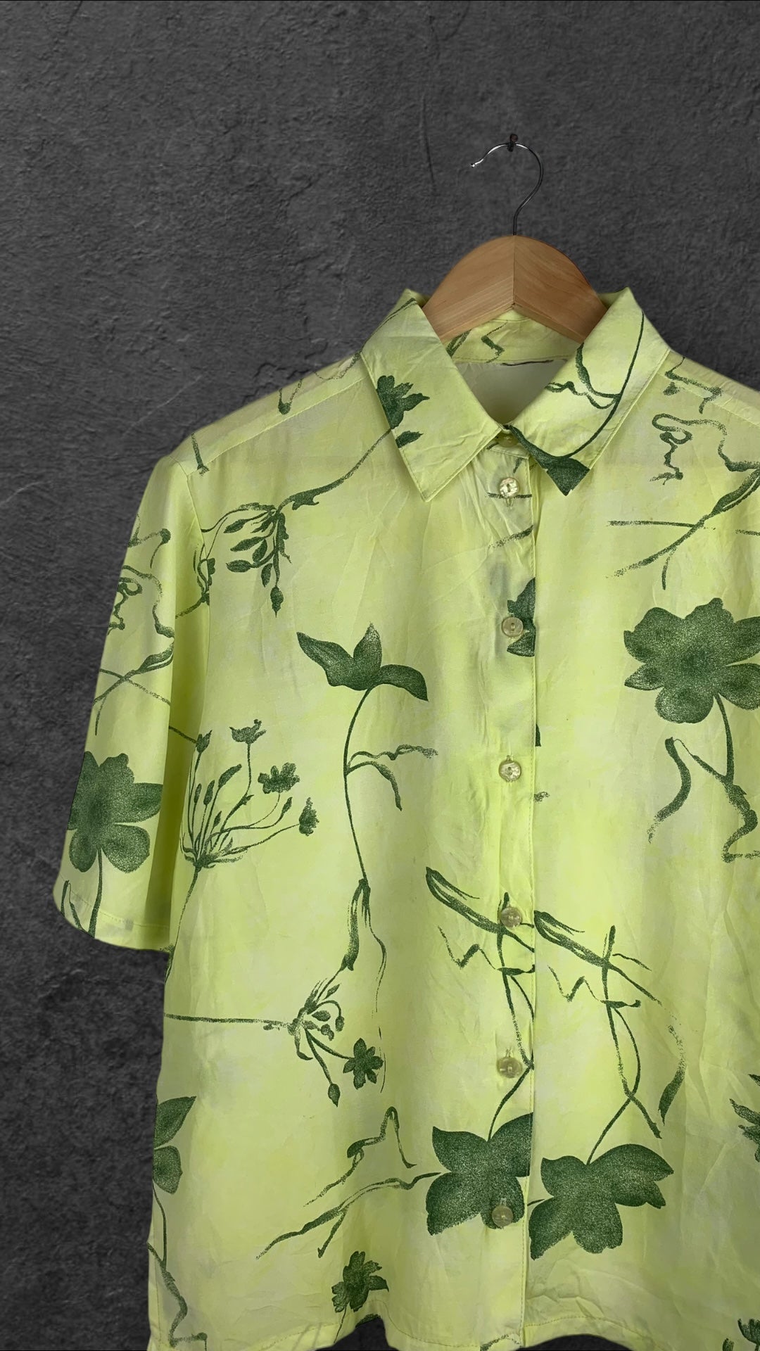 THE UNTAGGED BUTTON UP VINTAGE SHIRT - UK 12