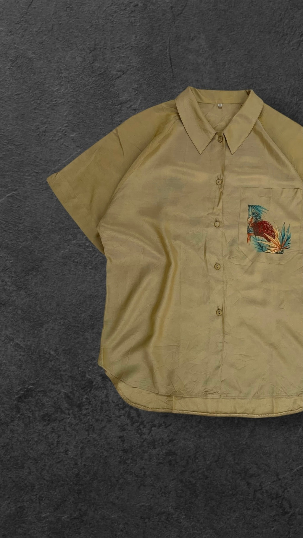 UNTAGGED BUTTON UP VINTAGE SHIRT