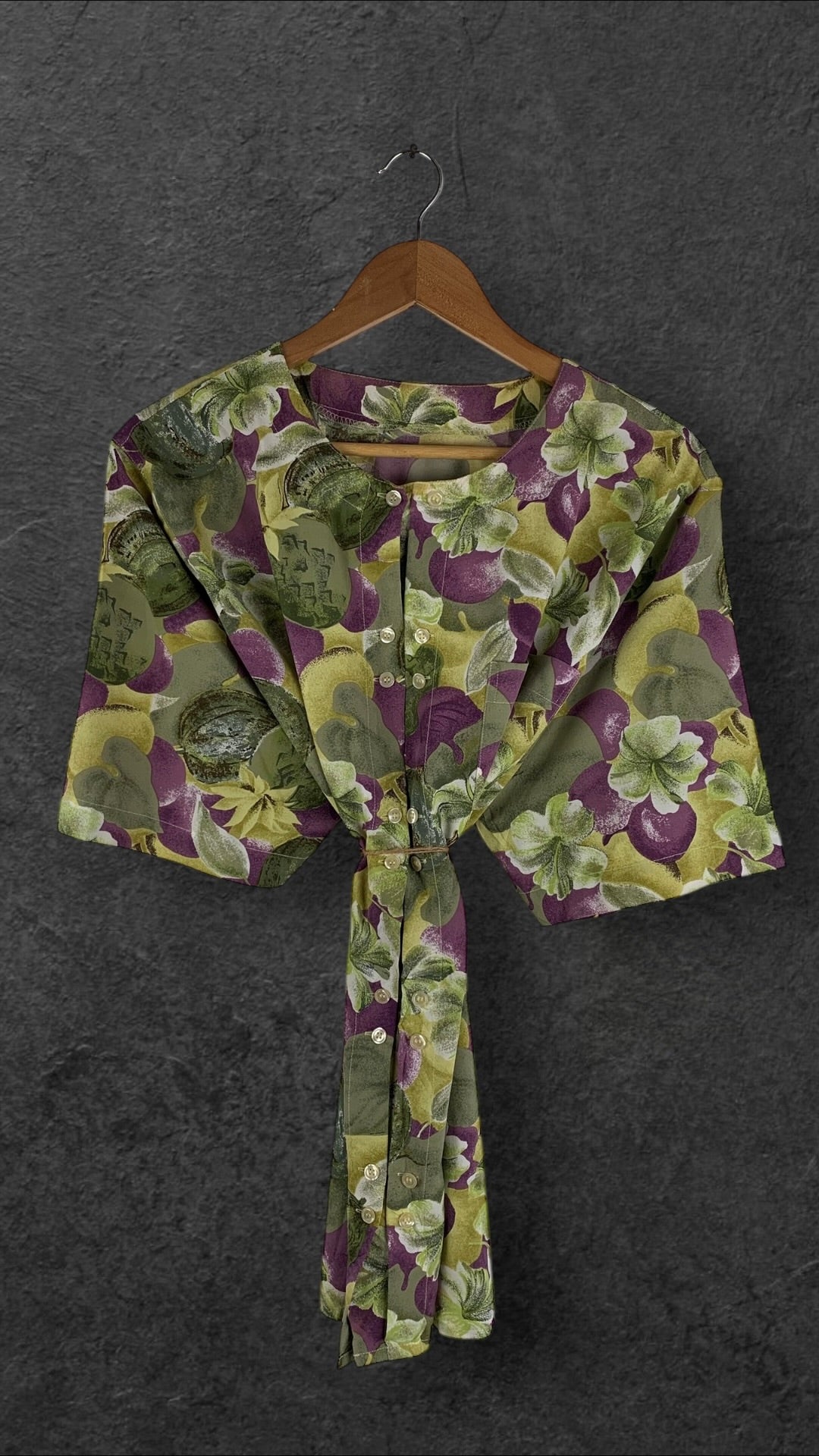 UNTAGGED  BUTTON UP VINTAGE SHIRT