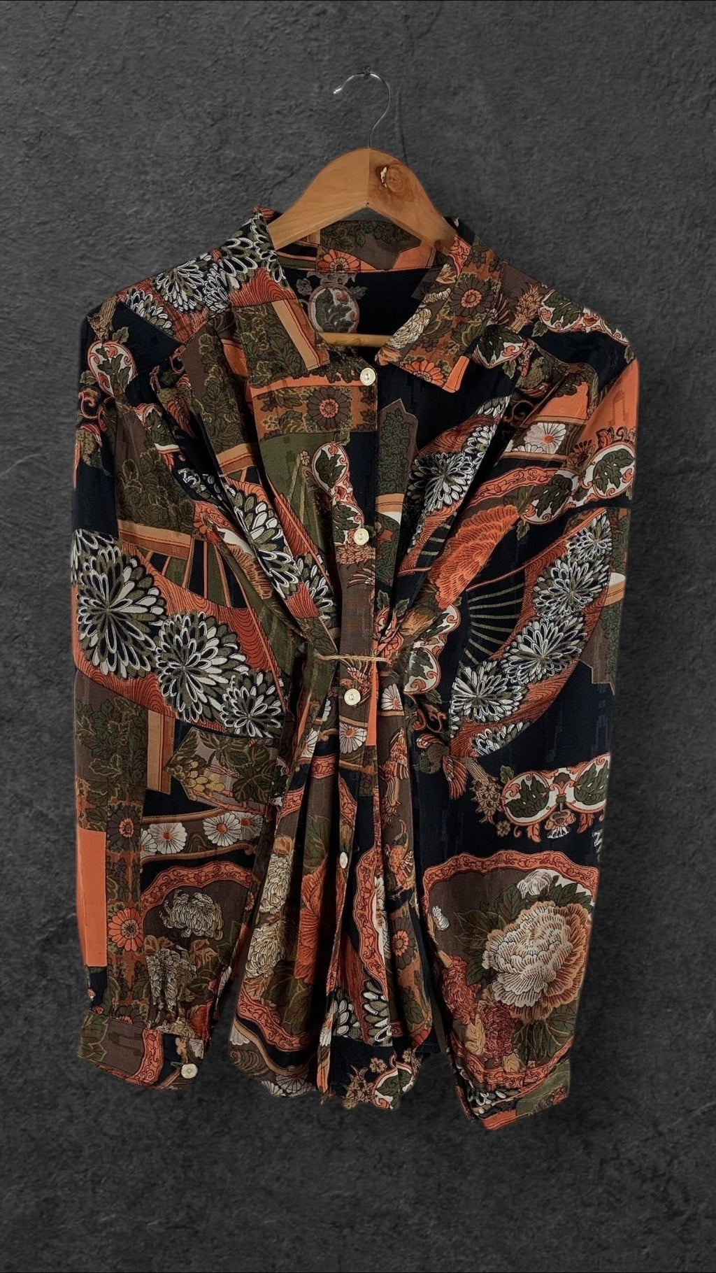 THE UNTAGGED BUTTON UP VINTAGE SHIRT