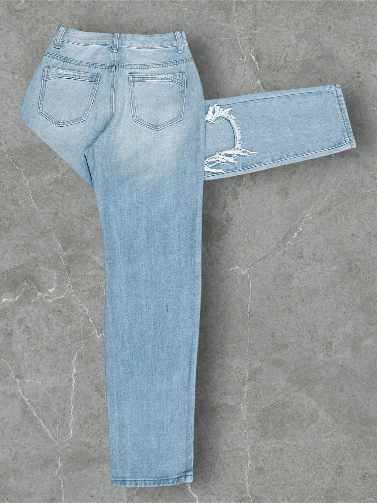 SHEIN TAPERED  RIPPED  VINTAGE JEANS