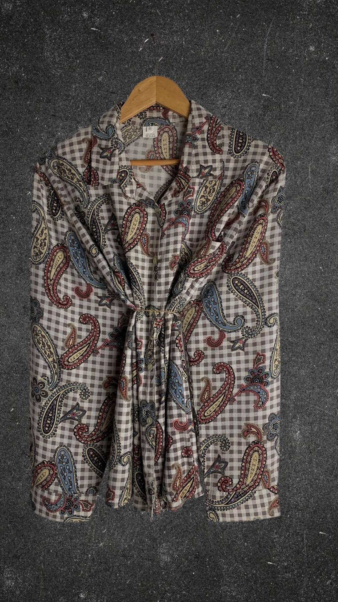 UNTAGGED BUTTON UP VINTAGE SHIRT - UK 12