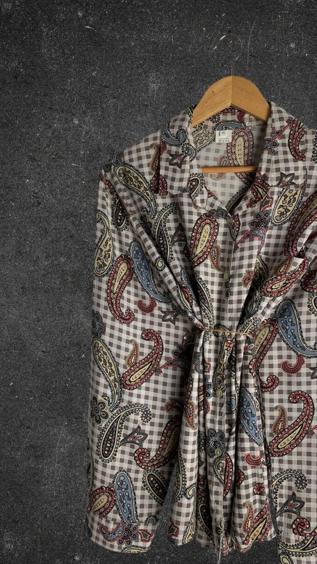 UNTAGGED BUTTON UP VINTAGE SHIRT - UK 12