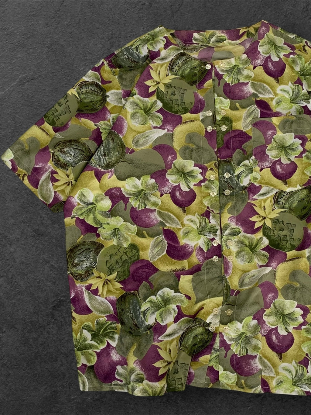 UNTAGGED  BUTTON UP VINTAGE SHIRT
