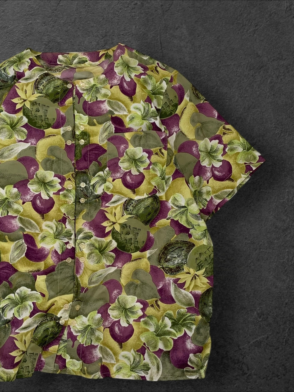 UNTAGGED  BUTTON UP VINTAGE SHIRT