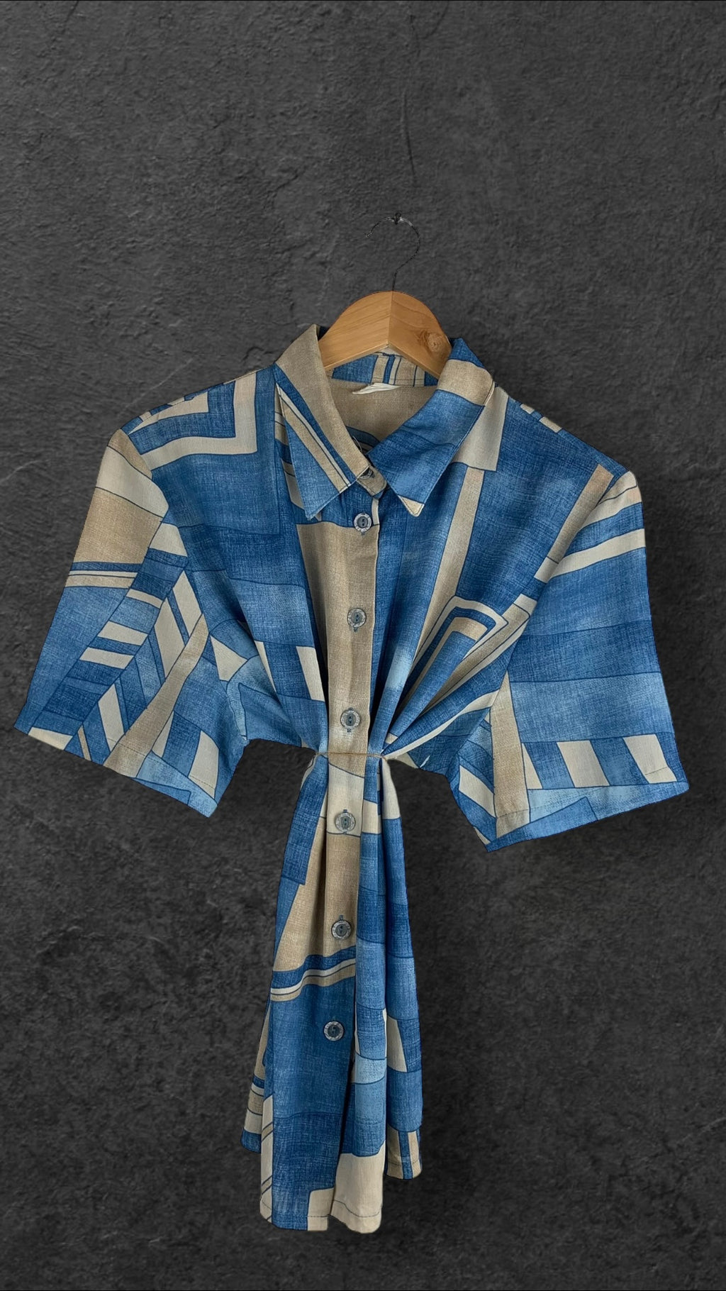 THE UNTAGGED BUTTON UP VINTAGE SHIRT