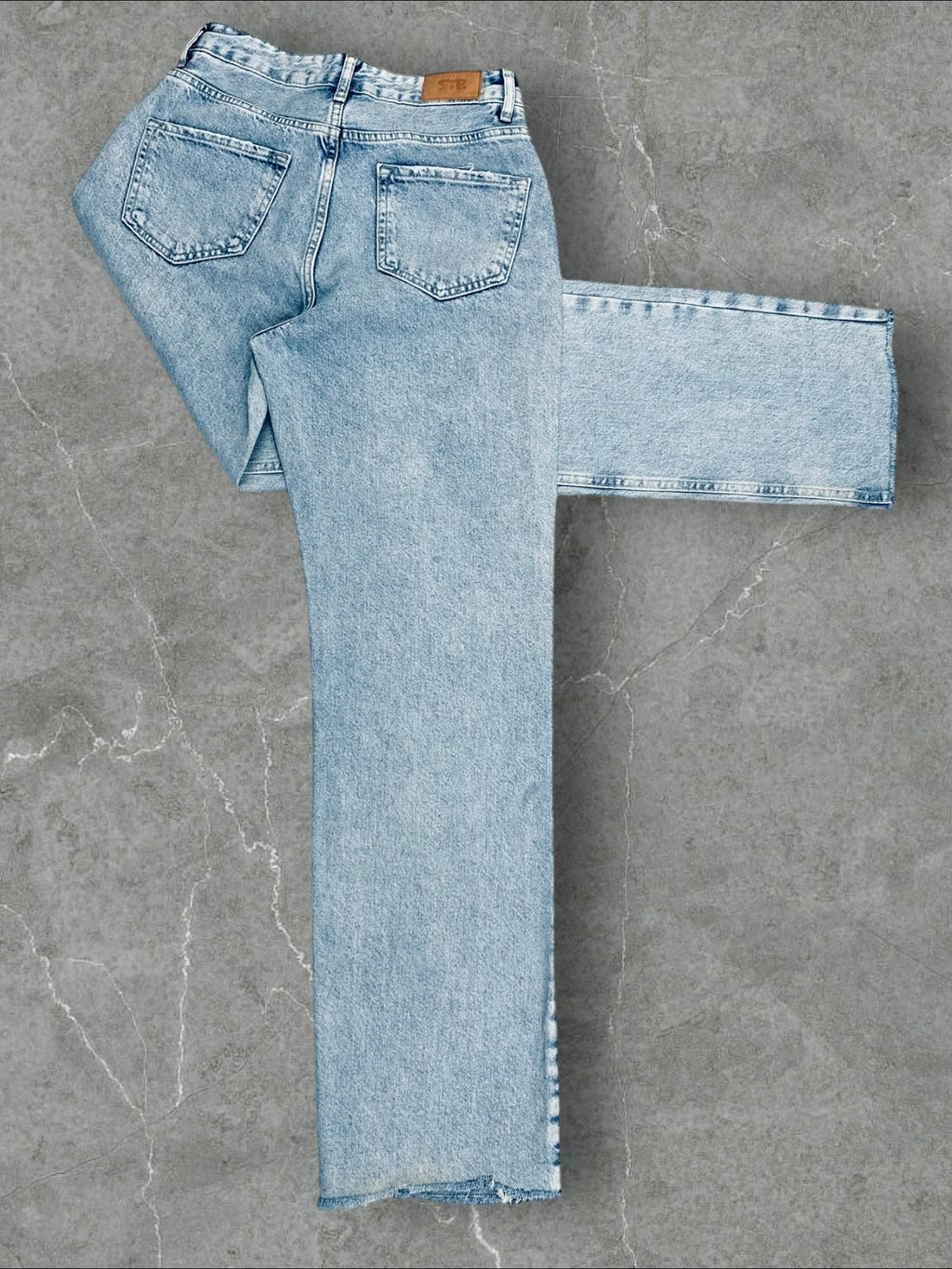 STRADIVARIUS  STRAIGHT LEG VINTAGE JEANS
