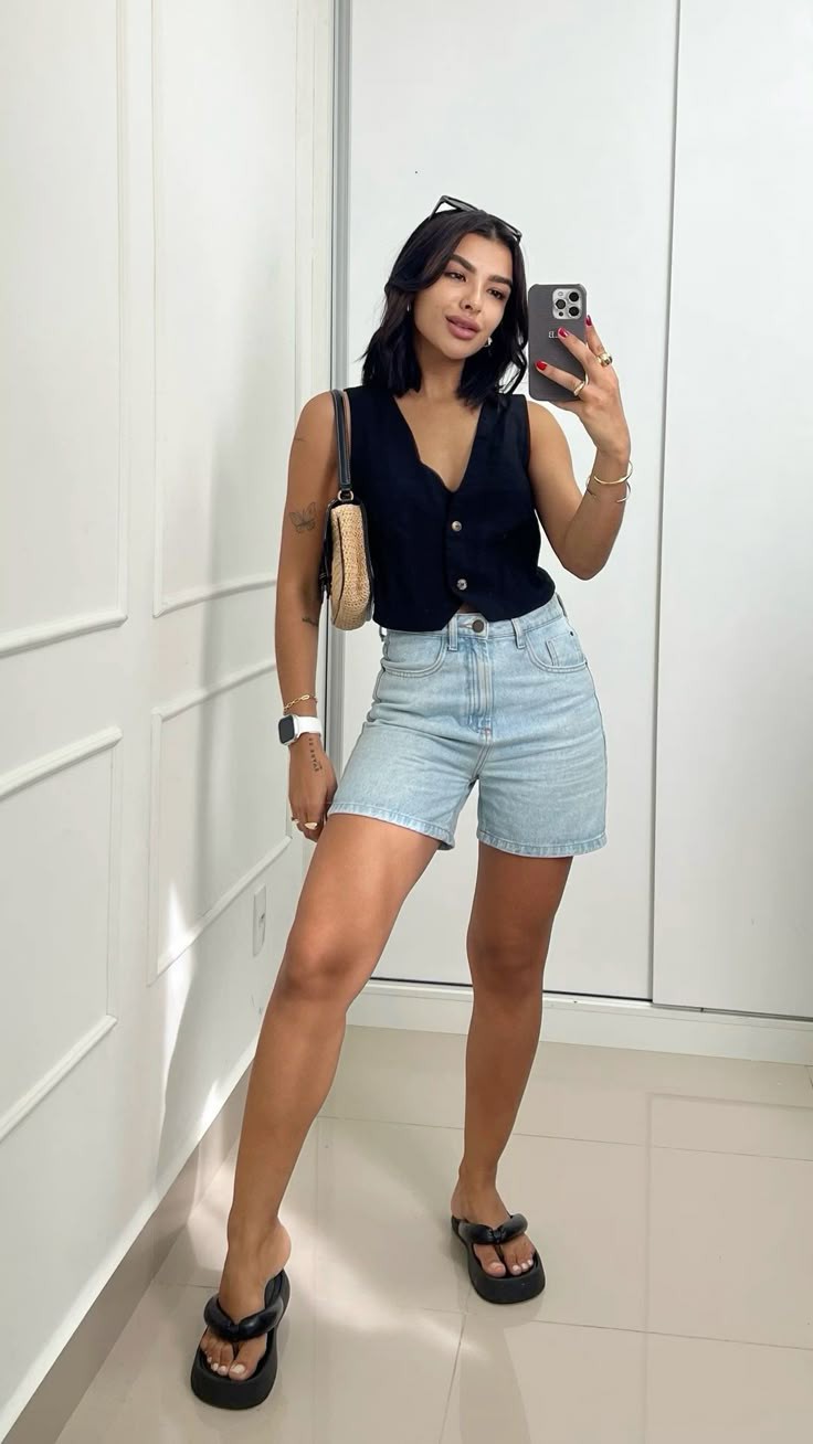 UNTAGGED BERMUDA SHORTS - UK 10